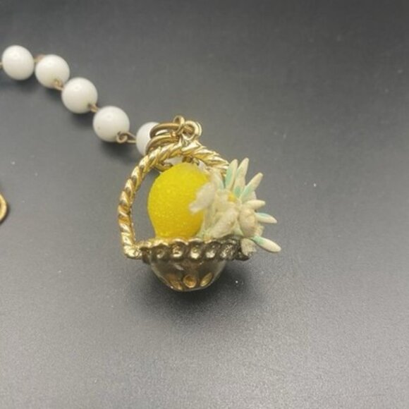 Vtg Glass Bead Charm Bracelet Basket Lemon Flower Novelty Italian or Japan 1950s - Picture 3 of 12